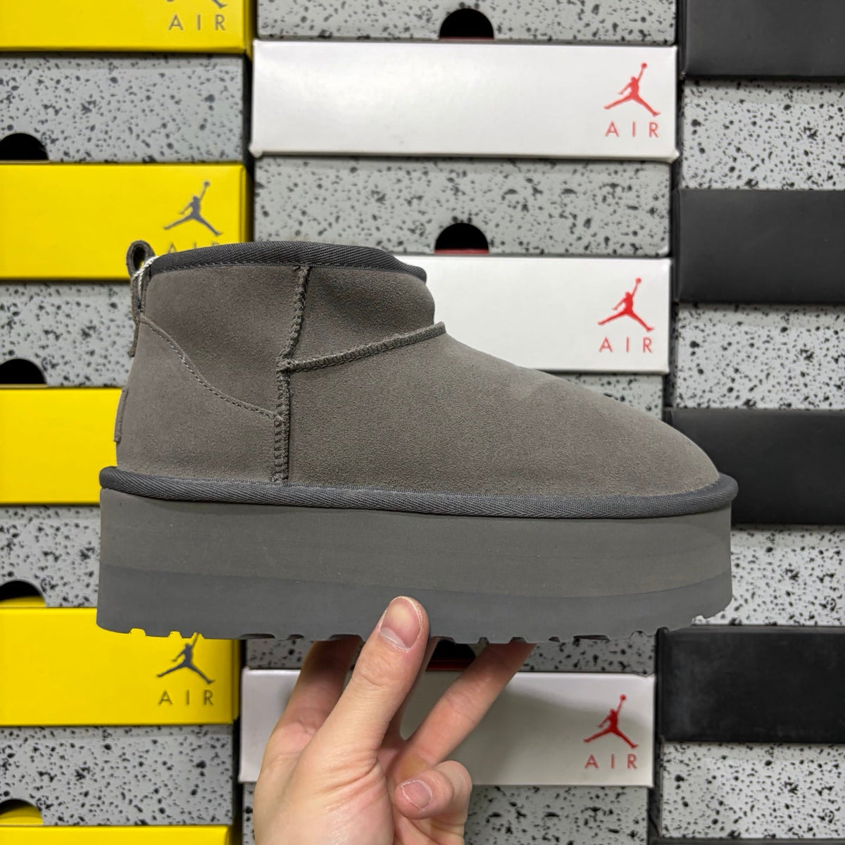 UGG Classic Ultra Mini Platform Boot – Suede Ankle Boot with Shearling Lining, Tonal Cross-Strap Closure & All-Grey Chunky Platform Sole in Grey