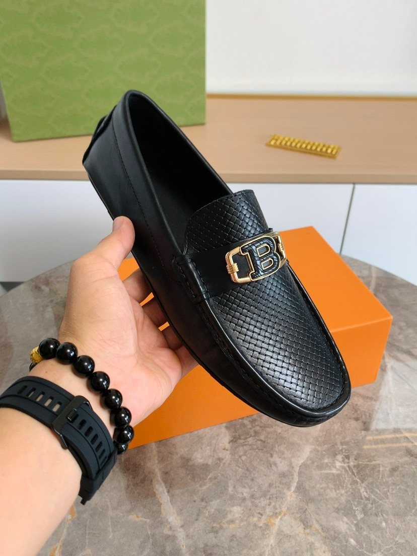 Men's Textured Ornament Loafers