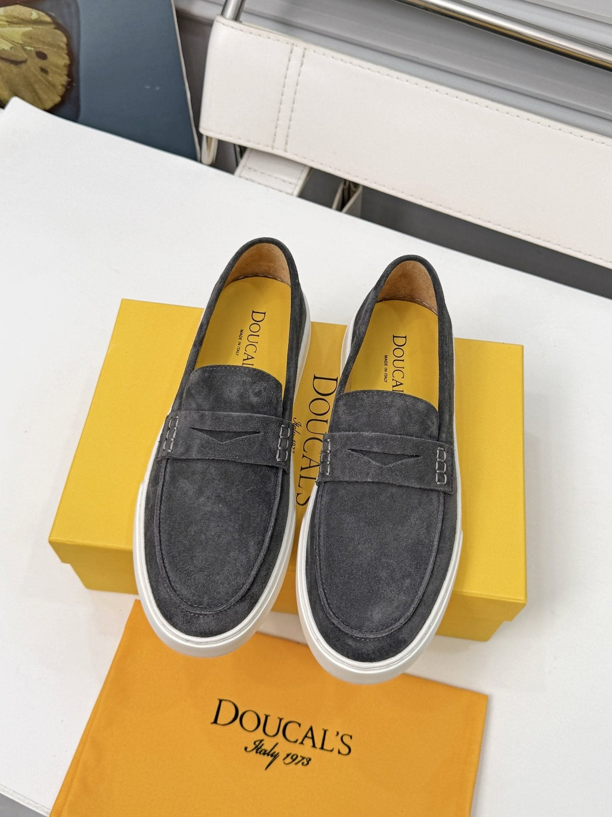 Doucal's Contrast-Sole Slip-On Shoes
